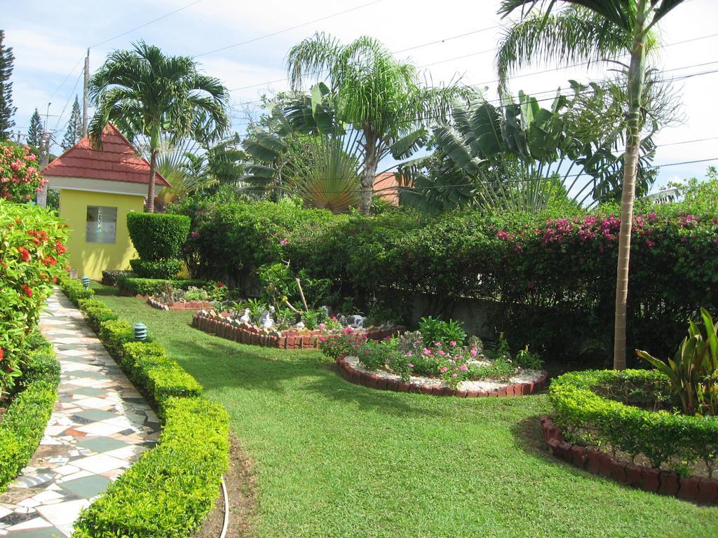 Villa Sonate Runaway Bay Exterior foto