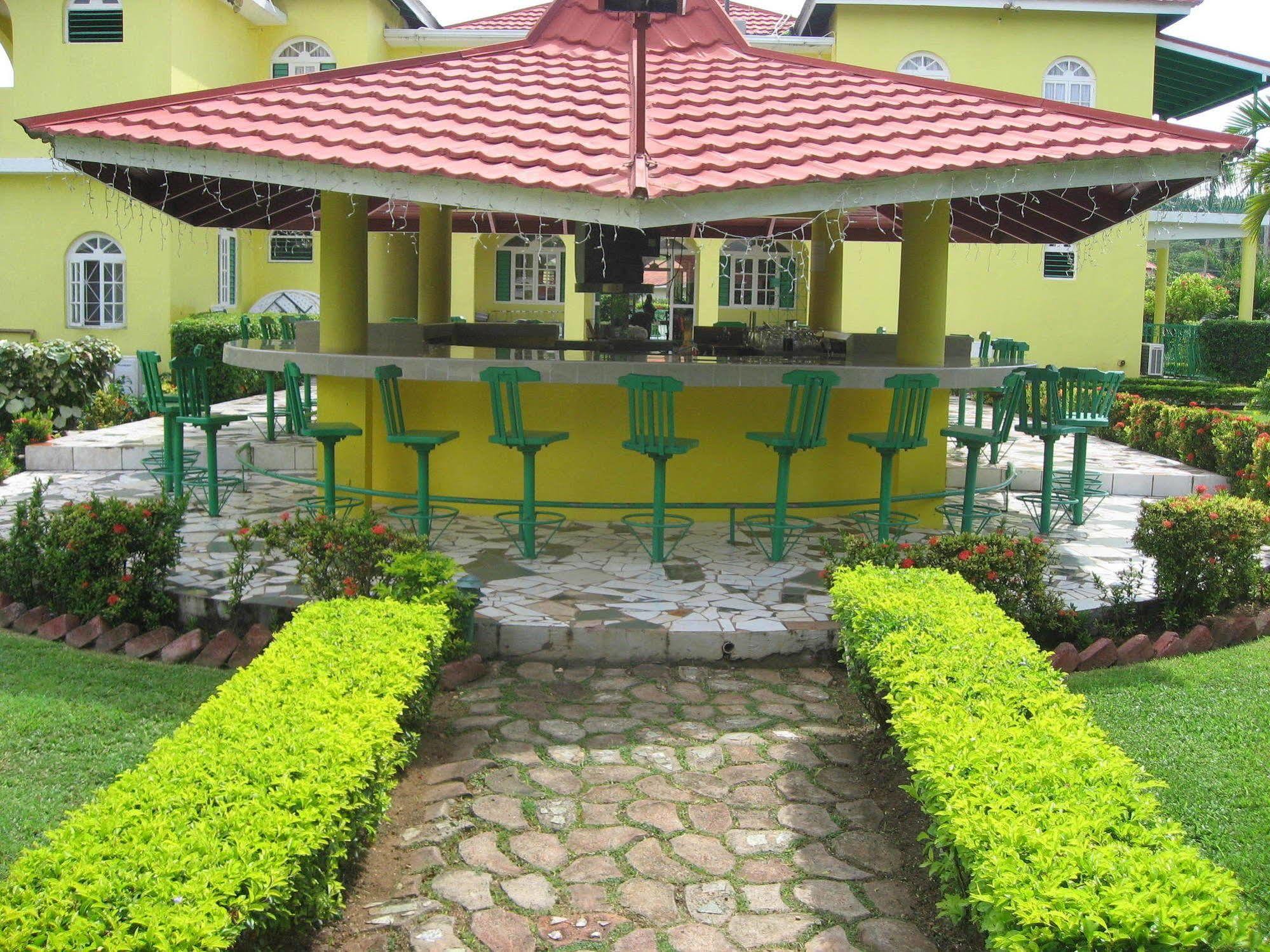 Villa Sonate Runaway Bay Exterior foto
